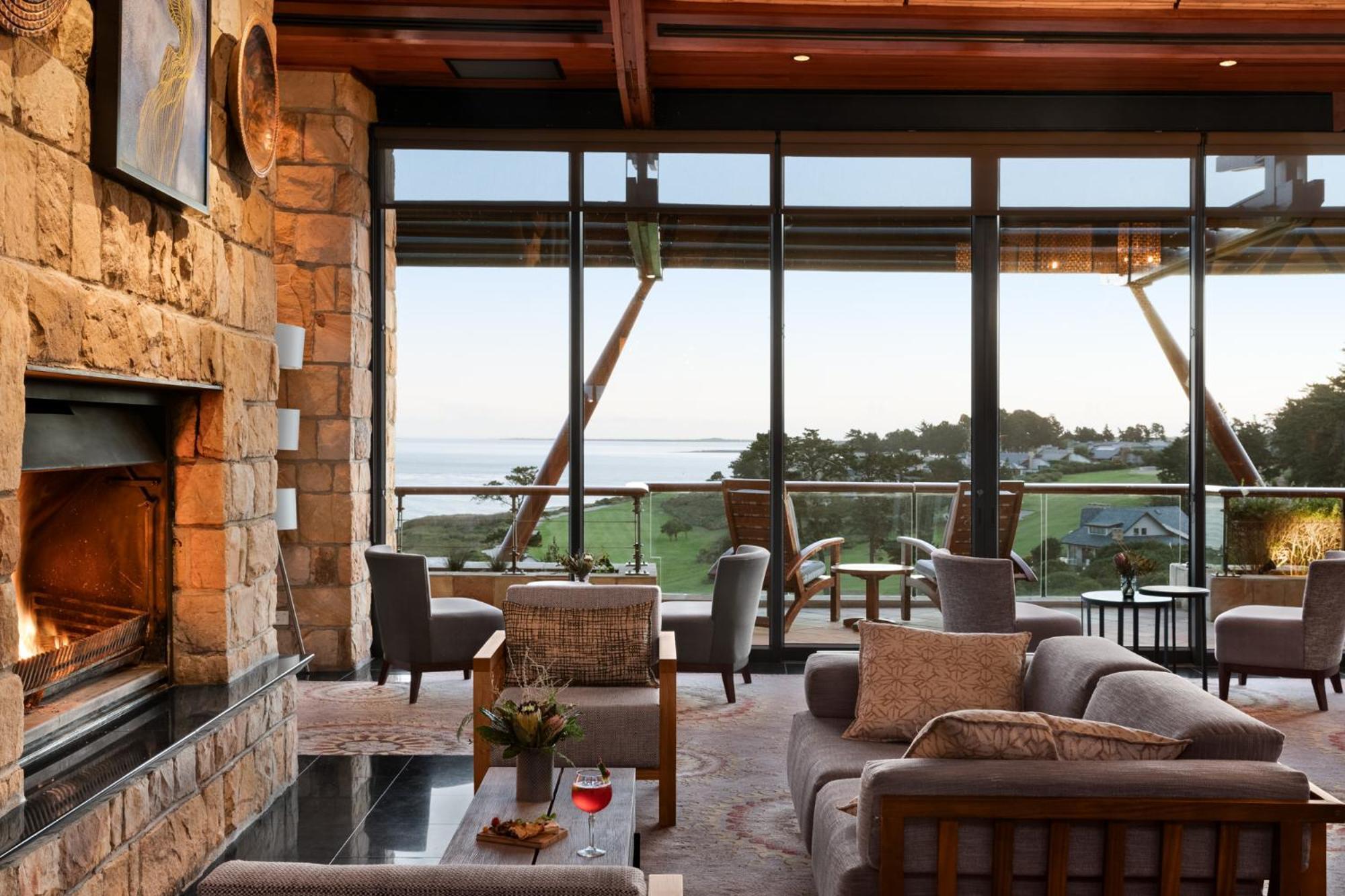 Arabella Hotel, Golf And Spa Hermanus Bagian luar foto The Living Room at The Inn at Spanish Bay