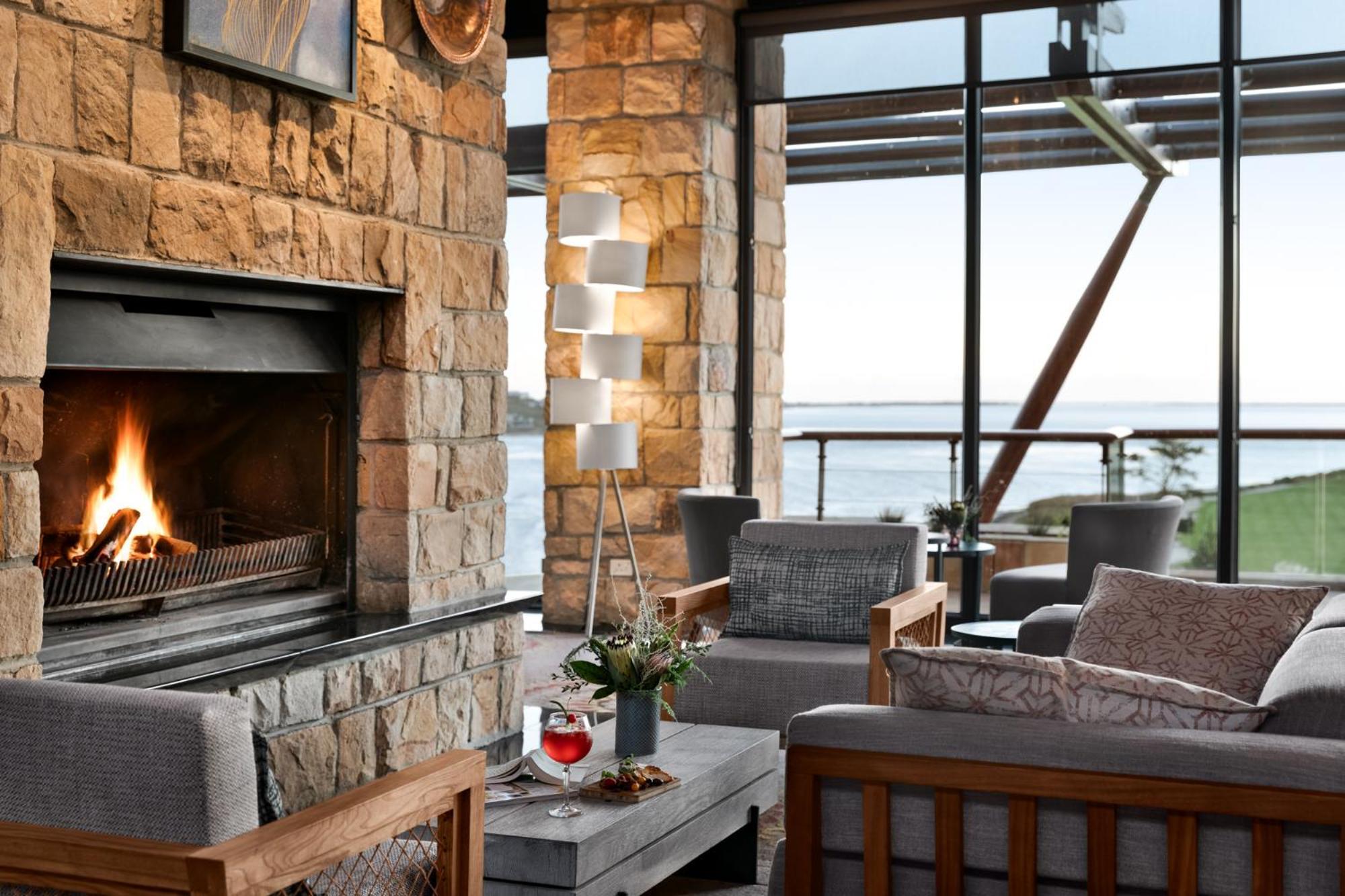 Arabella Hotel, Golf And Spa Hermanus Bagian luar foto The fireplace at the hotel